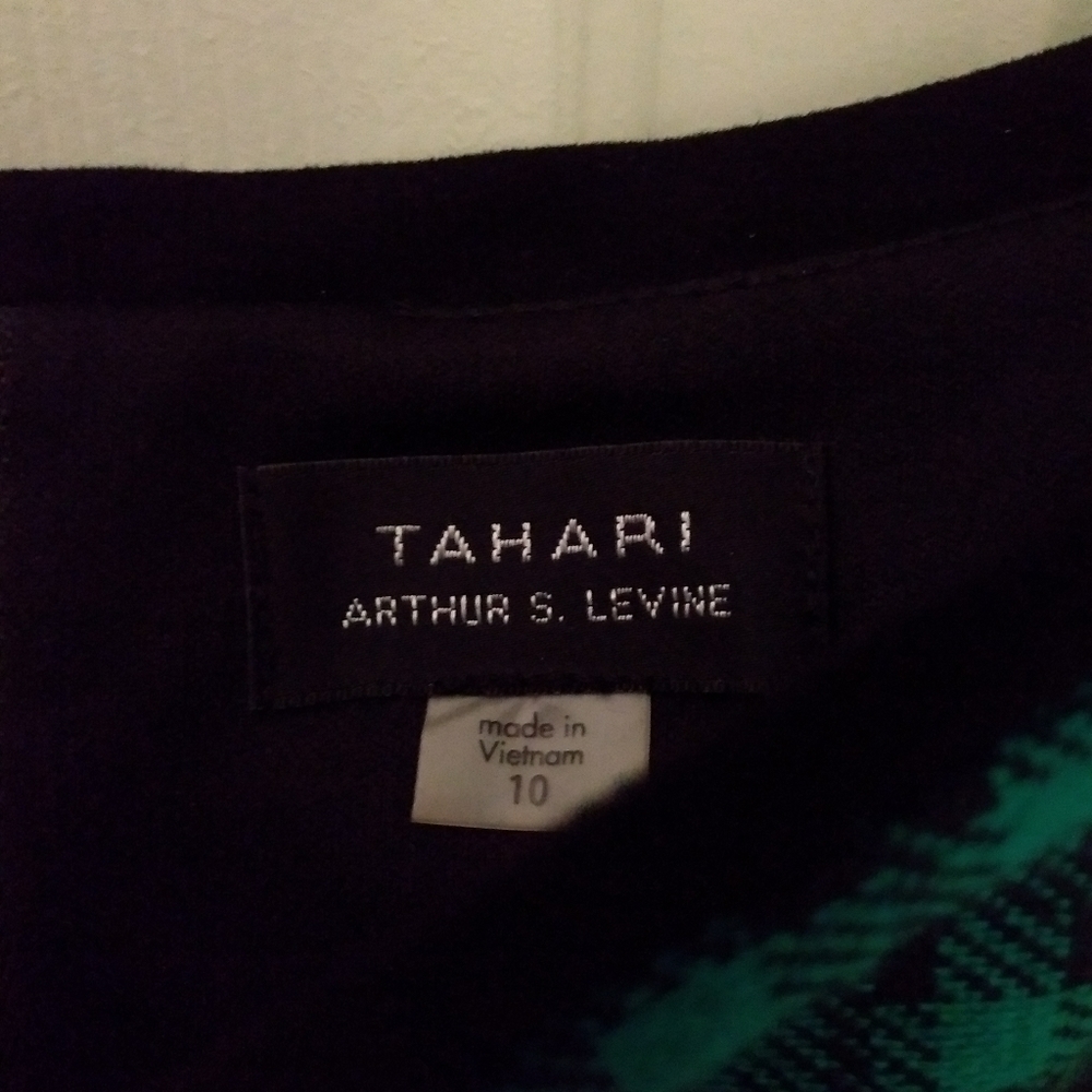 Tahari Plaid Fall/Winter Dress with Bell Sleeves - Picture 4 of 12